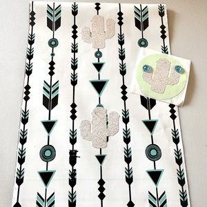 20 Arrow Mailers 6x9 and 20 Stickers 2”